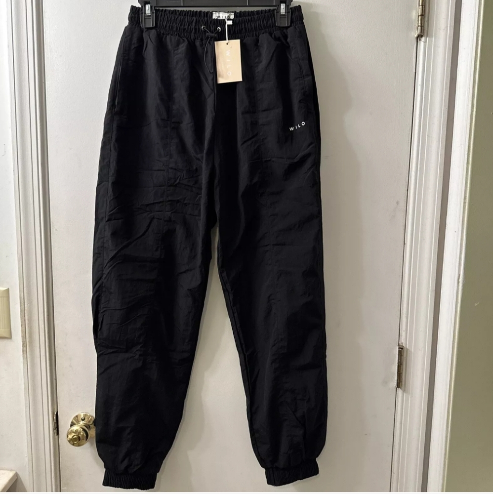 Wilo the Label parachute Black Jogger Size Xsmall.